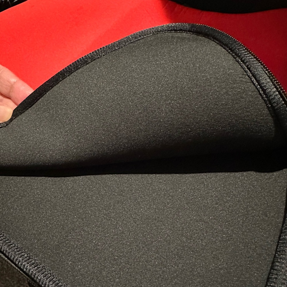 Hello Kitty Red Tablet Sleeve - Picture 2 of 8